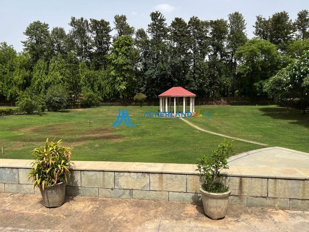 Farmhouse for rent in Rajokri The Green